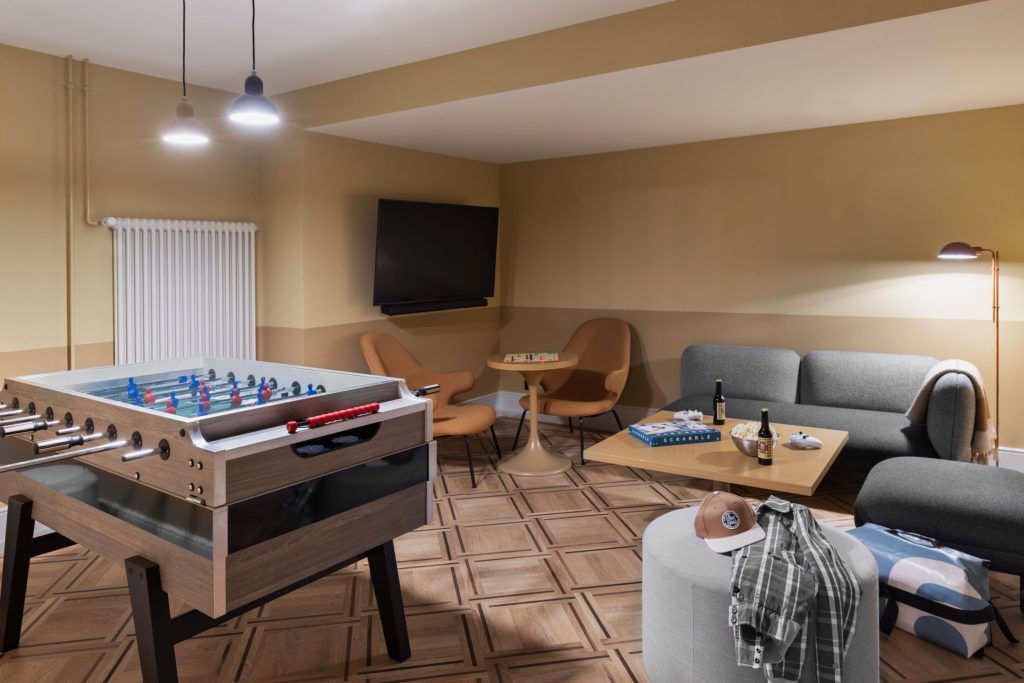 StayKooooK_Bern_City_Gamingroom_01_FR