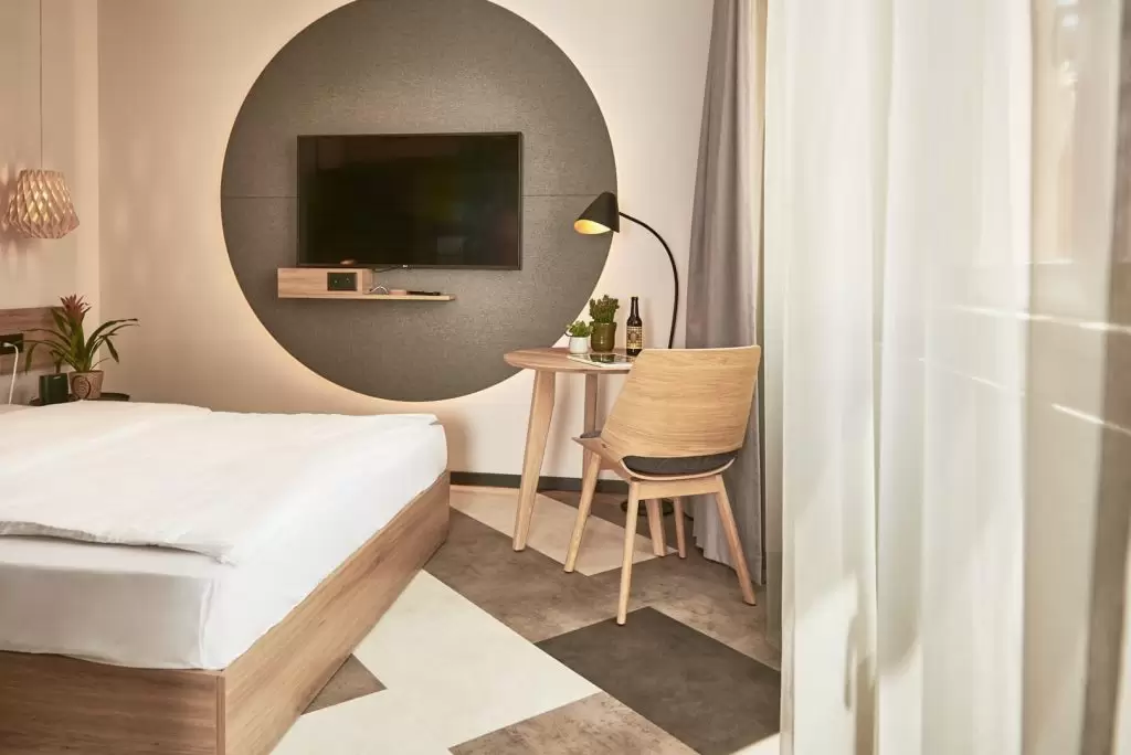 Stay Kooook small studio with desk and large tv, Bern and Nuremburg Accommodation