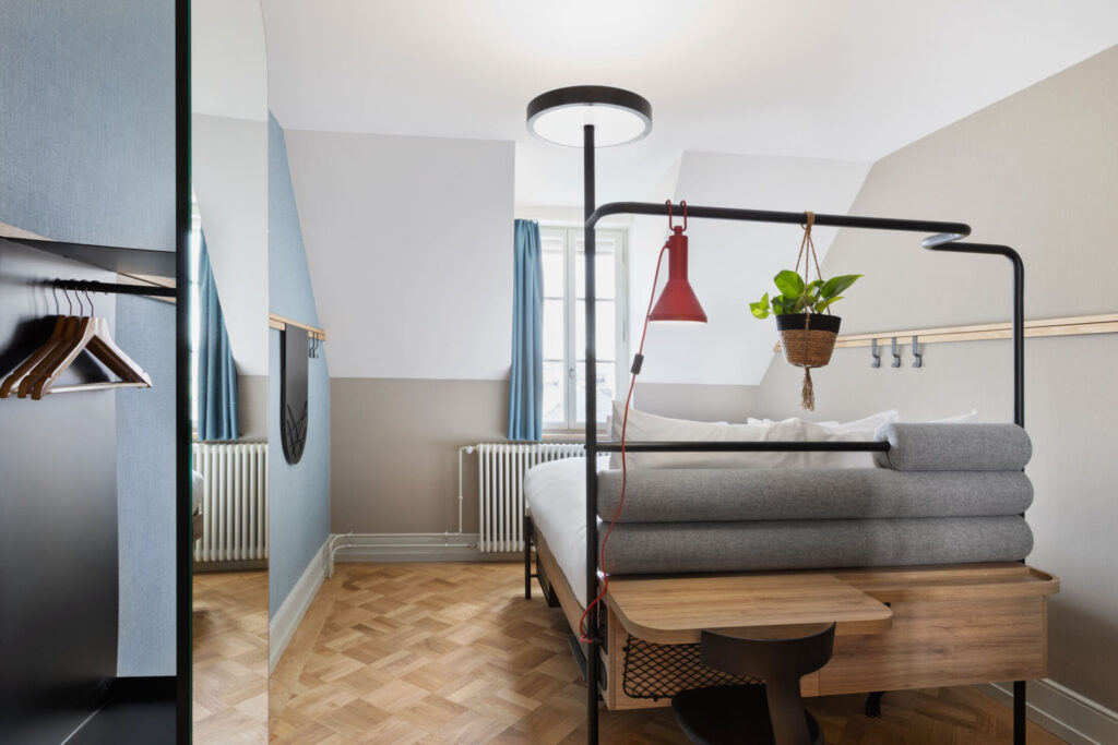 An amazing room in Bern city centre, featuring striking design, an open-plan feel and stylish details for a memorable stay.